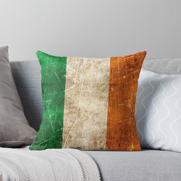 Aperçu de l'œuvre Drapeau irlandais vintage vieilli et rayé créée et vendue par JeffBartels.