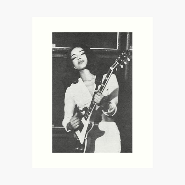 Artikel-Vorschau von Sade spielt Gitarre, designt und verkauft von Richard-Giles.