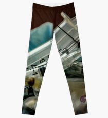 hugs not drugs Leggings