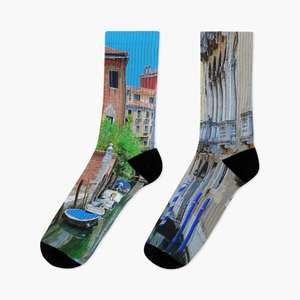 Aperçu de l'œuvre Maisons aux couleurs vives Venise Italie #2 créée et vendue par Anuchartl.