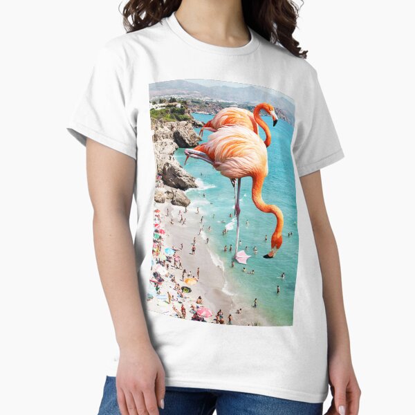 Vista previa del artículo con la obra «Flamencos en la playa, Vida silvestre Surrealismo Aves, Naturaleza Flamingo Fantasía Playa Fotografía de verano», diseñado y vendido por 83oranges.