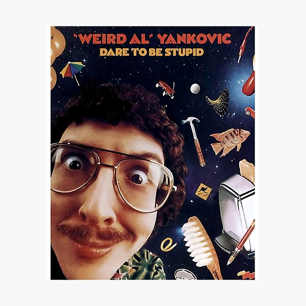 Vista previa del artículo con la obra «Los regalos gráficos más importantes de Dare To Be Stupid para Navidad», diseñado y vendido por Donmcnew.