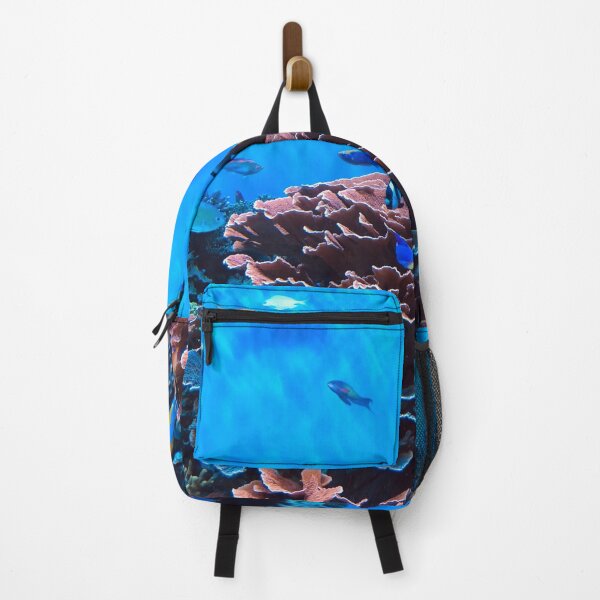 Vista previa del artículo con la obra «Bajo el profundo mar azul la vida marina», diseñado y vendido por AppareIIndustry.