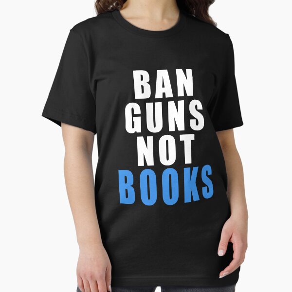 Vista previa del artículo con la obra «PROHIBIR LAS ARMAS NO LOS LIBROS», diseñado y vendido por LoveAndDefiance.