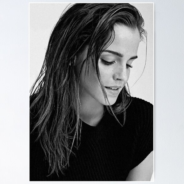 Artikel-Vorschau von Emma Watson - Schwarz und Weiß, designt und verkauft von Micheil9.