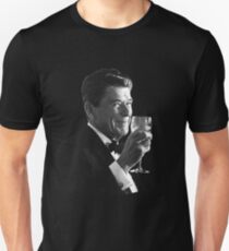 Camiseta unisex El presidente Reagan haciendo una tostada