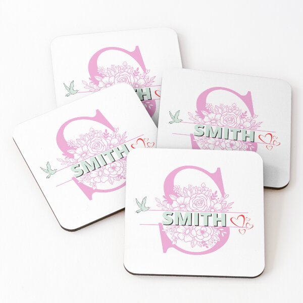 Artikelvorschau, Das Smith-Familien-Monogramm-Zeichen-T-Shirt zeigt stolze Familienmerkmale in Rosa und Grün entworfen und verkauft von Faelee.