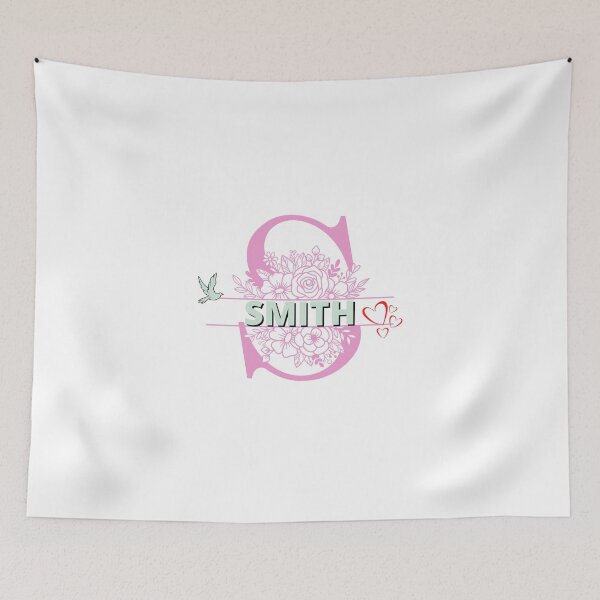 Artikelvorschau, Das Smith-Familien-Monogramm-Zeichen-T-Shirt zeigt stolze Familienmerkmale in Rosa und Grün entworfen und verkauft von Faelee.