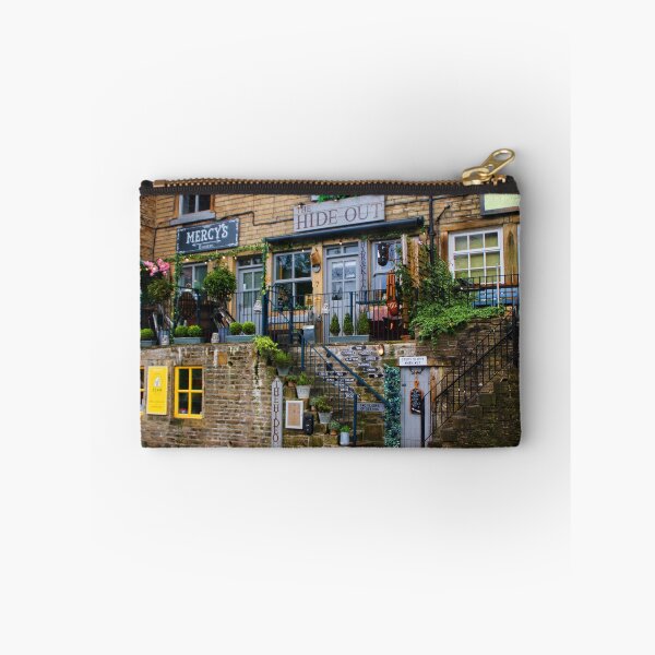 Artikelvorschau, Mercy's - The Hideout - Riverside Cafe - Holmfirth, Großbritannien entworfen und verkauft von BritishYank.