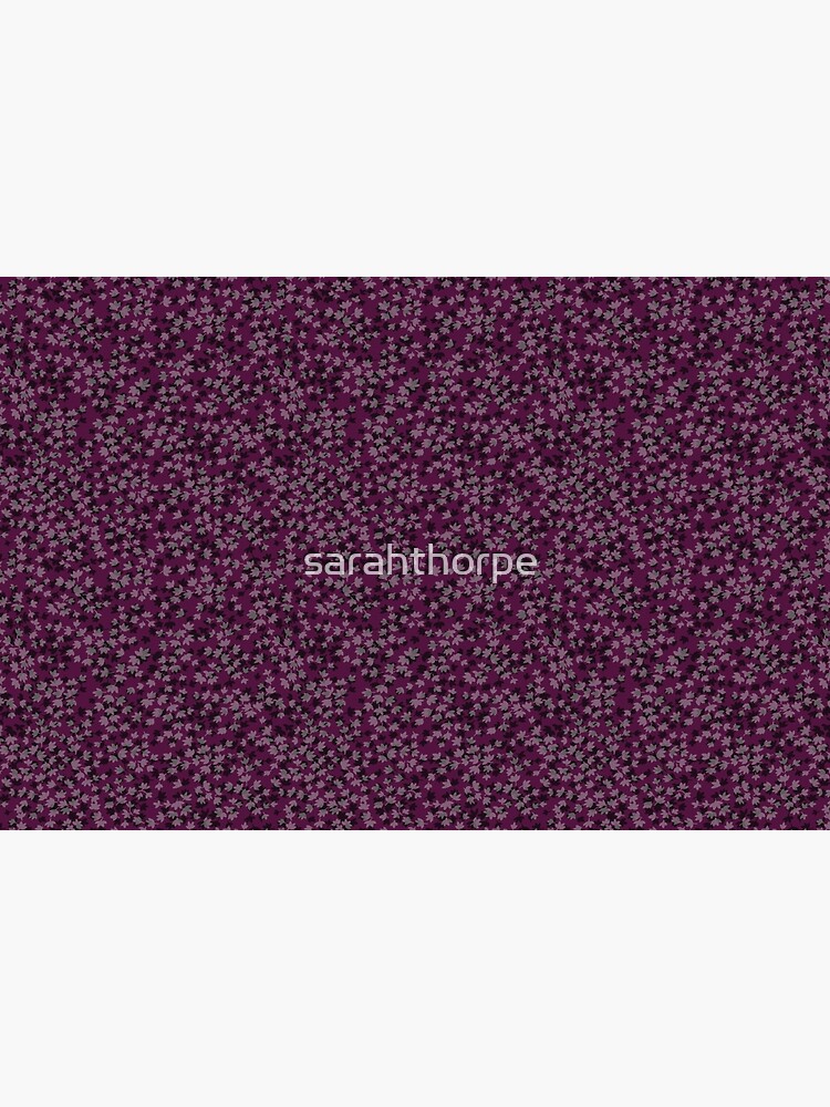 Disover Ditsy leaf - Purple Bath Mat