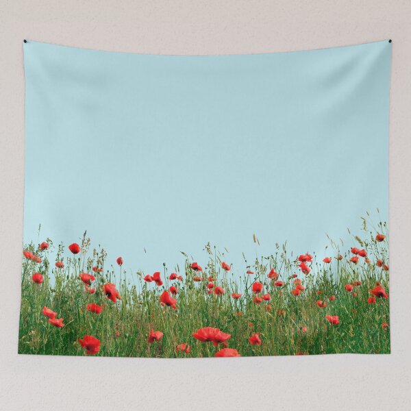 Aperçu de l'œuvre coquelicots rouges vibrants herbe verte ciel bleu créée et vendue par Jaydee001.