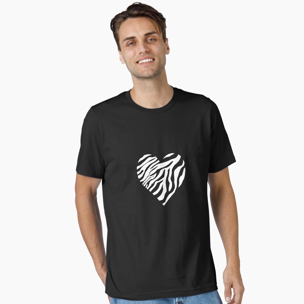 Aperçu de l'œuvre T-shirt essentiel créée et vendue par AudreyJanvier.