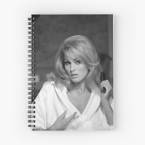 Artikelvorschau, Ursula Andress entworfen und verkauft von anasshop25.