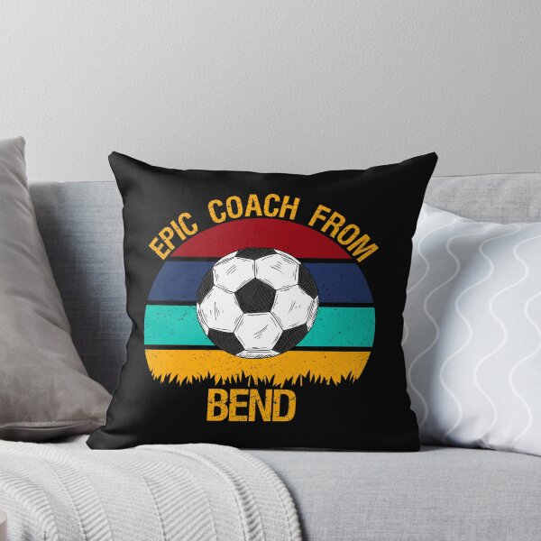 Aperçu de l'œuvre Entraîneur épique de Bend Vintage Soccer Sticker créée et vendue par contawana1s.