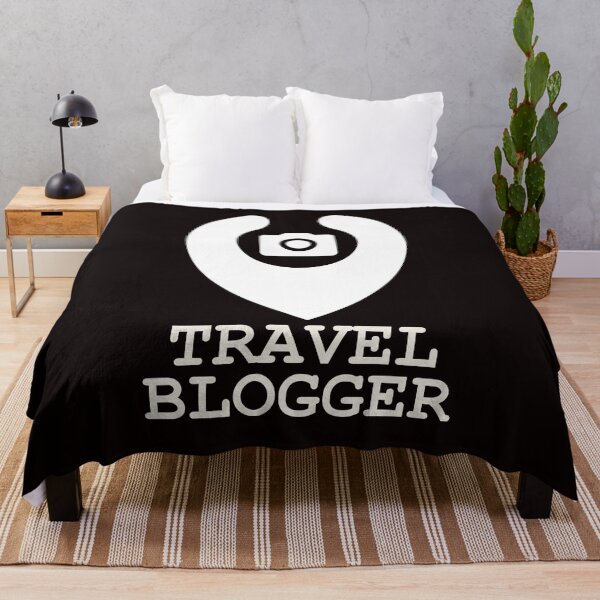 Aperçu de l'œuvre Voyage Blogger Traveller Blogging Voyager Wanderlust Blog créée et vendue par TomGiantDesigns.