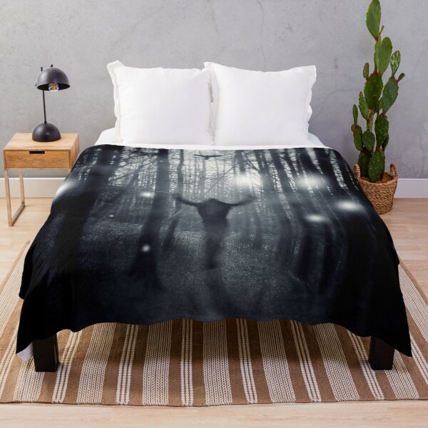 Artikelvorschau, Magie in dunklen Räumen - Surrealer Wald entworfen und verkauft von Dyrk Wyst Redbubble Shop.