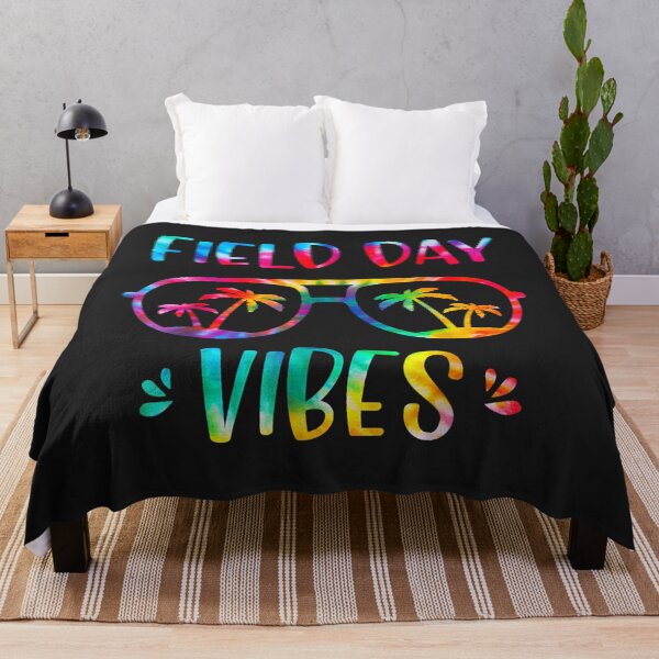 Artikelvorschau, Field Day Vibes Lustiges Shirt für Lehrer Kinder Field Day 2022 entworfen und verkauft von Corelli87.