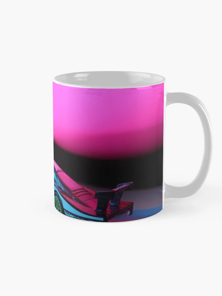 Aperçu 3 sur 6. Mug à café avec l'œuvre Porsche 935 de nuit créée et vendue par mattmangrease.