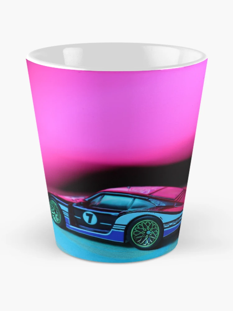 Aperçu 2 sur 4. Mug à café avec l'œuvre Porsche 935 de nuit créée et vendue par mattmangrease.