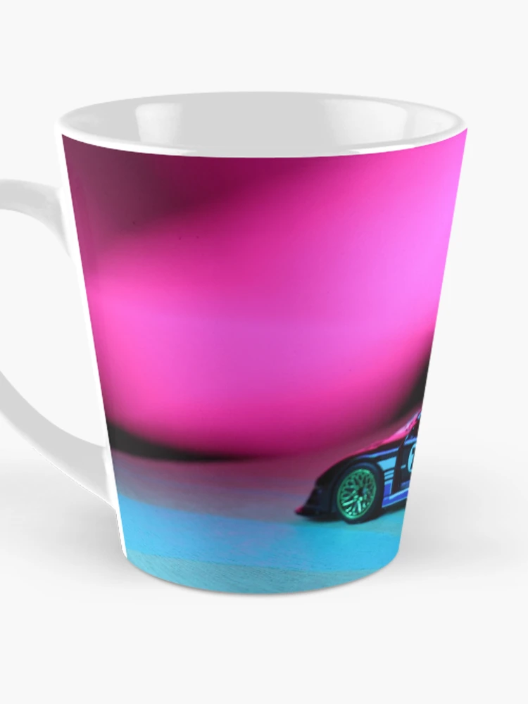 Aperçu 3 sur 4. Mug à café avec l'œuvre Porsche 935 de nuit créée et vendue par mattmangrease.
