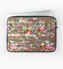 Funda para portátil Elegantes rosas rosadas florales rústicas de madera marrón