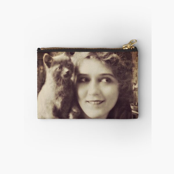 Artikelvorschau, Mary Pickford - Vintage Lady mit Kätzchen - Vintage Selfie entworfen und verkauft von augustinet.