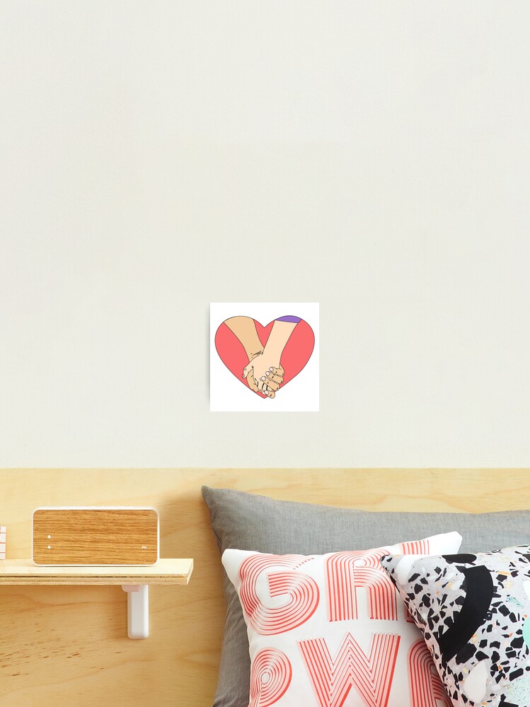 Aperçu 2 sur 3. Impression photo avec l'œuvre sharing love, hands with heart, heart hands, red heart, lovely heart, emoji heart, heart design printed products, heart printed gifts, créée et vendue par Rami2012.