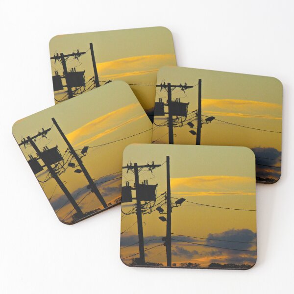 Artikelvorschau, Telefonmastfoto bei Sonnenuntergang entworfen und verkauft von Brokeartisttt.