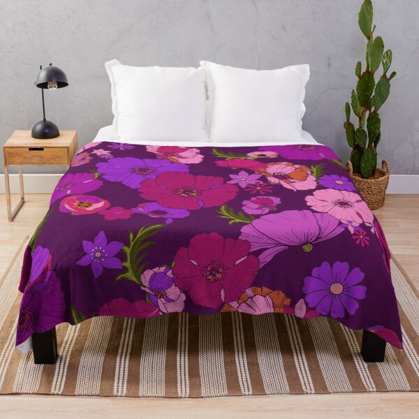Artikelvorschau, Retro Purple Poppy print entworfen und verkauft von cult-andromeda.