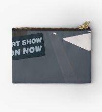 0094 art show sign - circle Studio Pouch