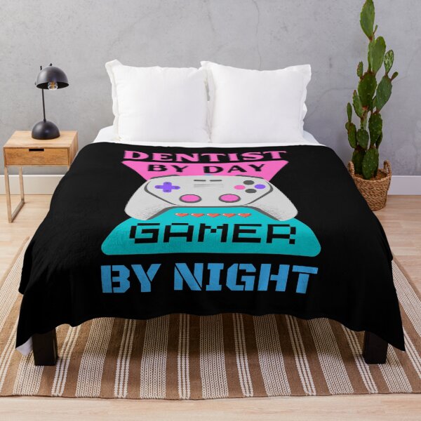 Artikelvorschau, Dentist By Day Gamer By Night entworfen und verkauft von 9N20.