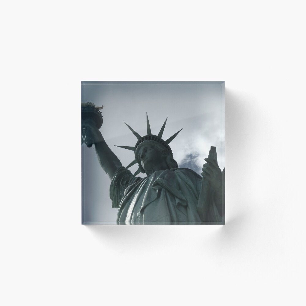 Vista previa del artículo con la obra «Bloque acrílico», diseñado y vendido por DomGDesign.