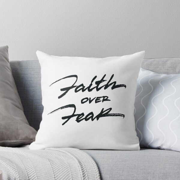 Artikelvorschau, Faith Over Fear entworfen und verkauft von Zagach Letters.