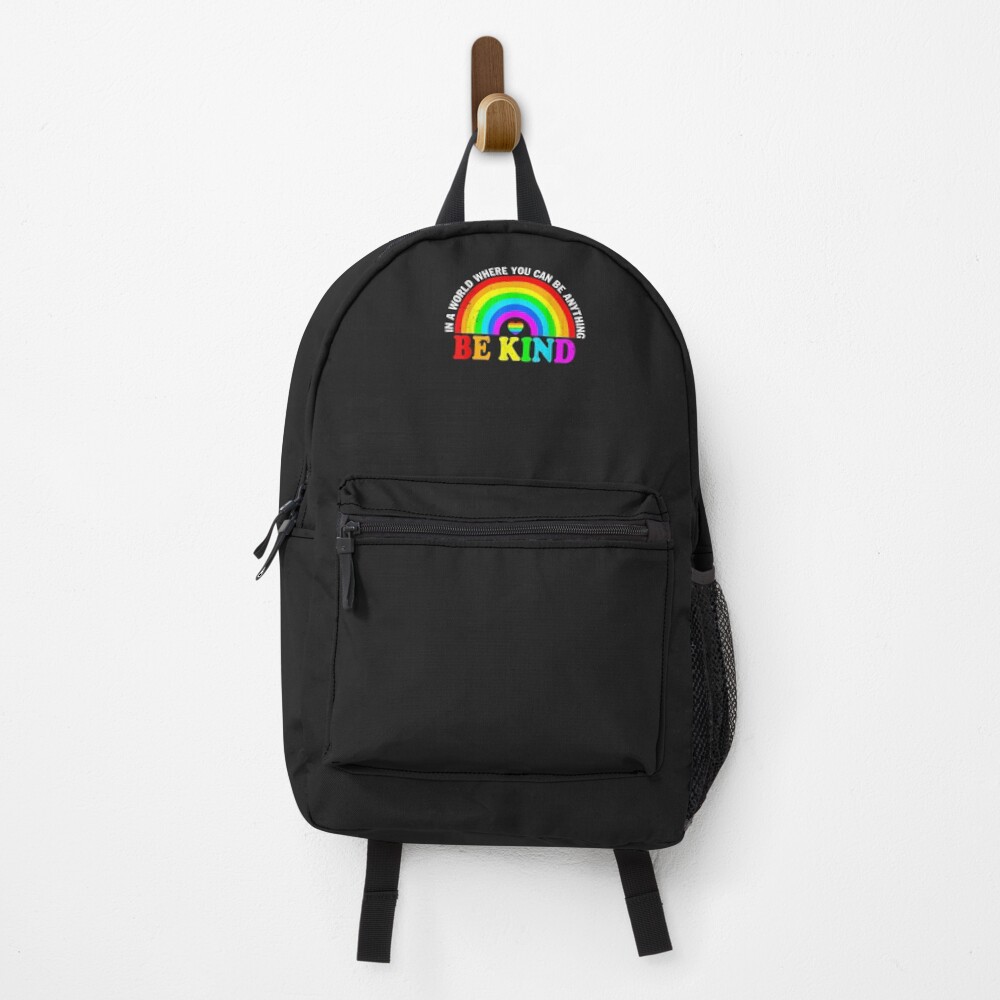 Vista previa del artículo con la obra «Mochila», diseñado y vendido por Corelli87.