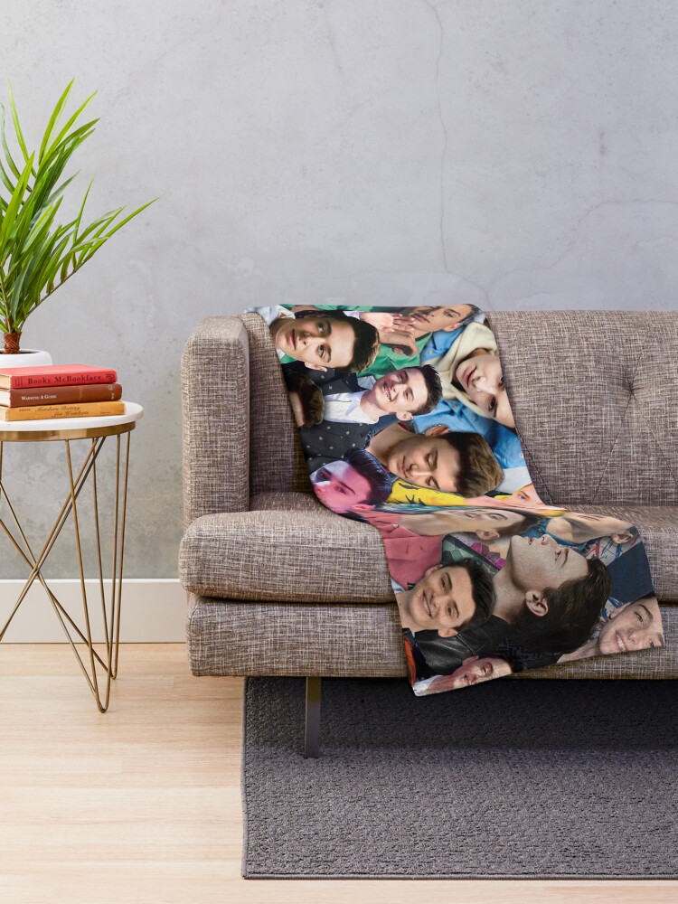 Imagen 2 de 6, Manta con la obra noah schnapp collage, diseñada y vendida por Rabias0.