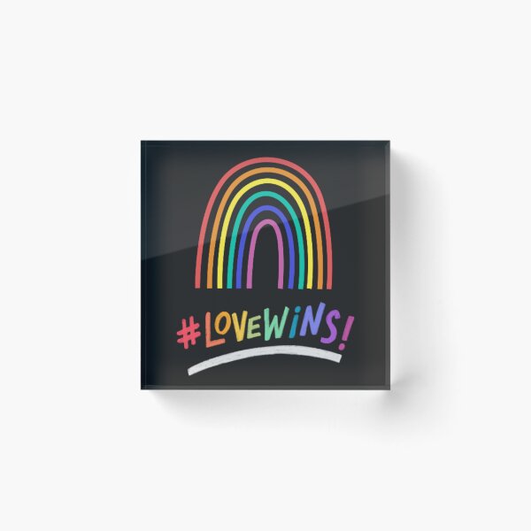 Artikelvorschau, Arc-en-ciel #LoveWins, Love LGBT Shirt, Love Wins Shirts, T-shirts LGBT, Love Tee, Love TShirts, Lgbt T-shirts, Cute Love Shirts, Rainbow Love Shirt entworfen und verkauft von Vanchys.