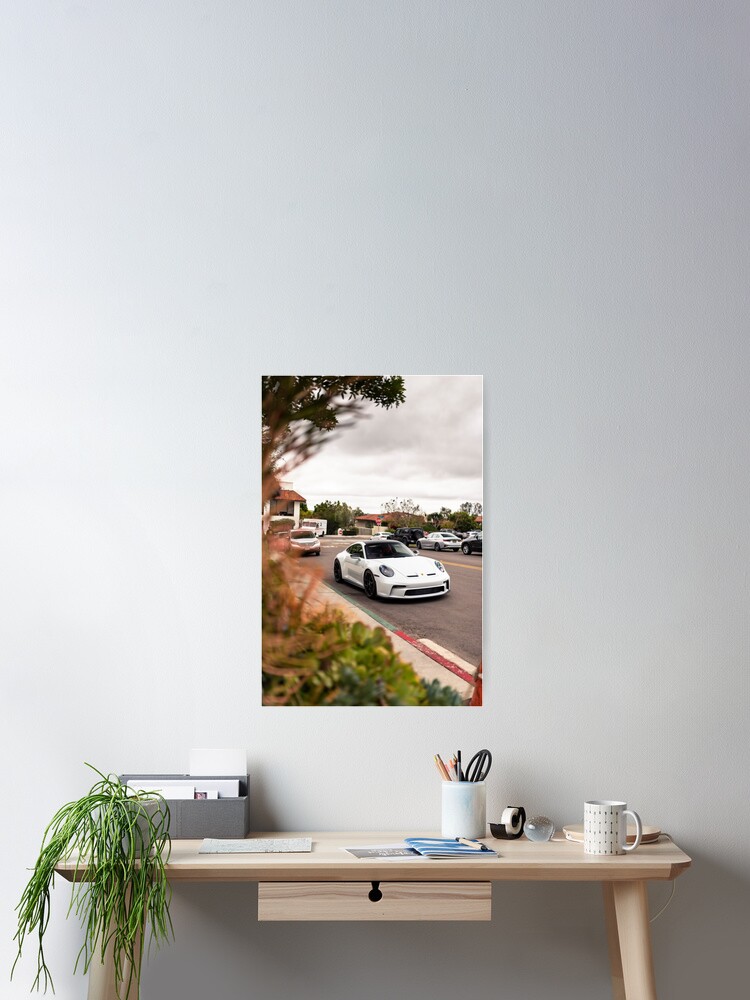 Aperçu 2 sur 3. Poster avec l'œuvre Touring créée et vendue par JWKexotics.