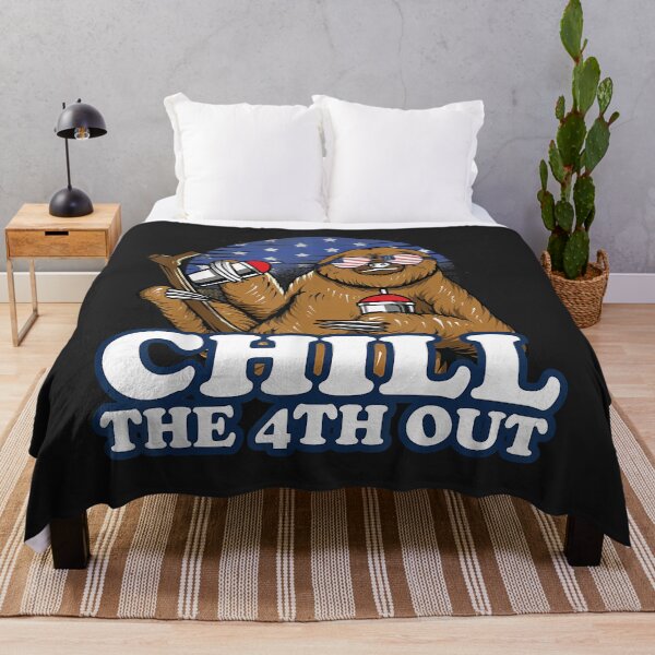 Artikelvorschau, Chill the 4th Out Patriotic Fourth of July Sloth entworfen und verkauft von Corelli87.