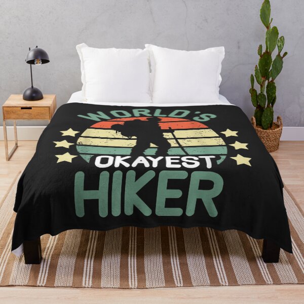 Artikelvorschau, hiking shirts World's Okayest Hiker hiking for women men entworfen und verkauft von Corelli87.