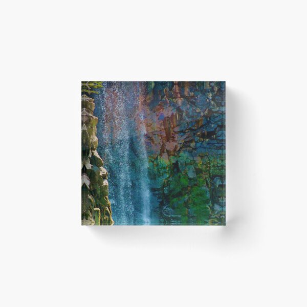 Aperçu de l'œuvre Waterfall créée et vendue par Worldbridger.