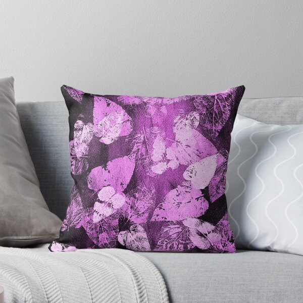 Artikelvorschau, Floating leaves Pink on Black by Kathryn Boundy entworfen und verkauft von OB-Studio.