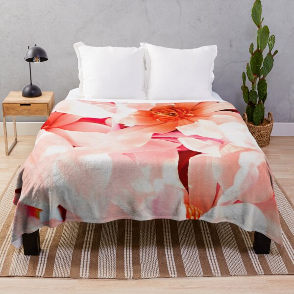 Artikelvorschau, Pale Pink Flowers entworfen und verkauft von ChiweenieHobbit.