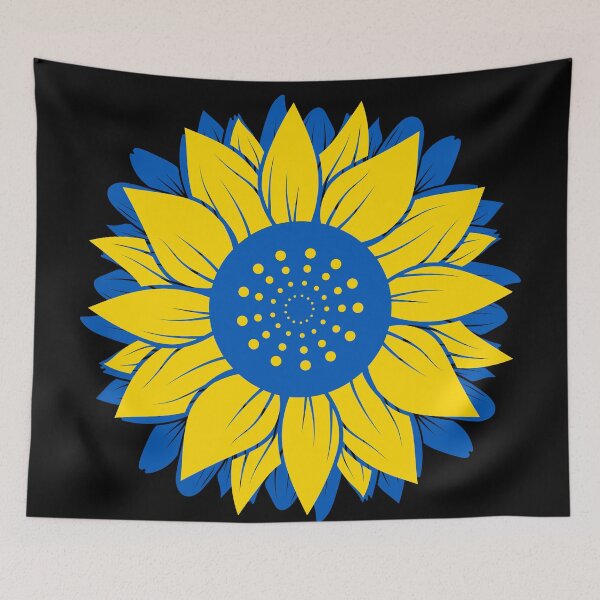 Artikelvorschau, Ukrainian Sunflower entworfen und verkauft von trendingatees.