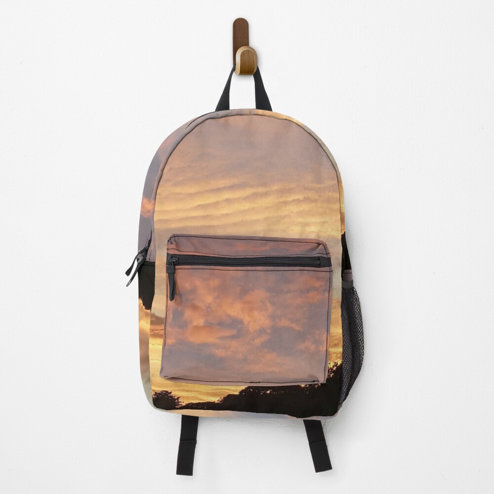 Vista previa del artículo con la obra «Mochila», diseñado y vendido por Pagsibol.