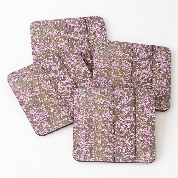 Aperçu de l'œuvre Pink flower blossom petals on wood planks créée et vendue par DanaAndTheBooks.