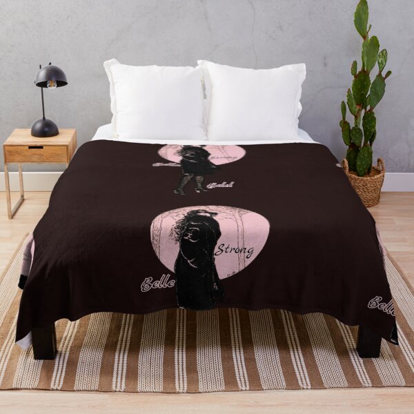 Artikelvorschau, BOLD (VINTAGE BLACK AND PINK MÄDCHENPORTRAIT EDITION) entworfen und verkauft von JIMMYKIVUTI.