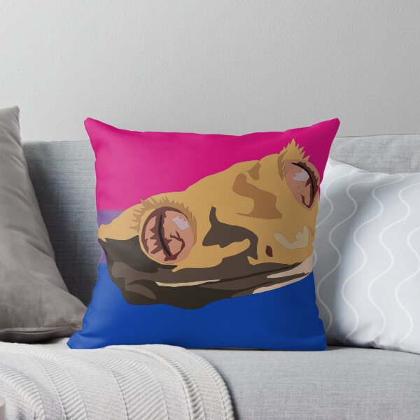 Artikelvorschau, Bisexual flag behind a crested gecko entworfen und verkauft von LeahcarsArt.