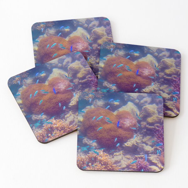 Artikelvorschau, Heart shaped Coral with Blue Fish entworfen und verkauft von PhotogDeb.
