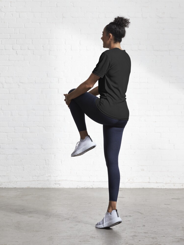 Aperçu 4 sur 7. T-shirt respirant avec l'œuvre Art géométrique minimaliste subtil créée et vendue par DiduWeer.