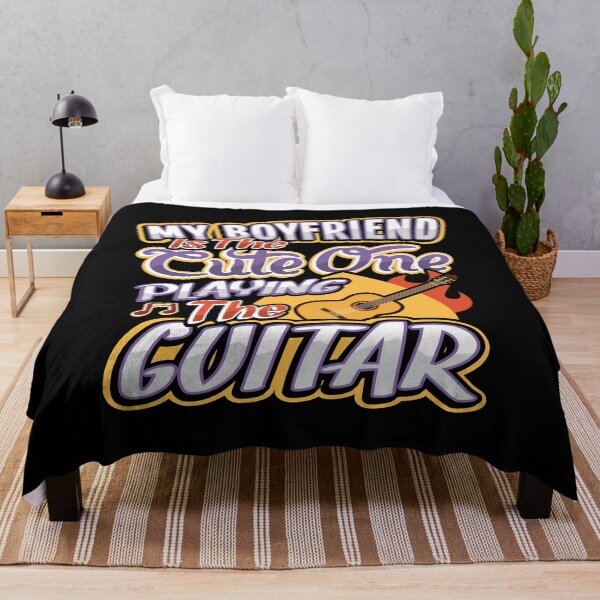 Artikelvorschau, My Boyfriend Is The Cute One Playing The Guitar entworfen und verkauft von Takerisks25.